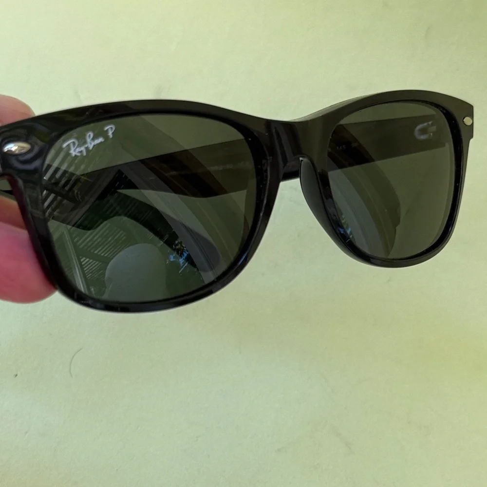 New in box Ray-Ban Classic Black Sunglasses
